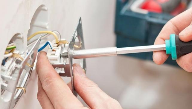 Volcanet se toma la seguridad en línea muy en serio. Con medidas de seguridad avanzadas como firewall y restriccion de páginas que no necesites para tus niños y familiares, contacta al tecnico para saber como bloquearlas. 